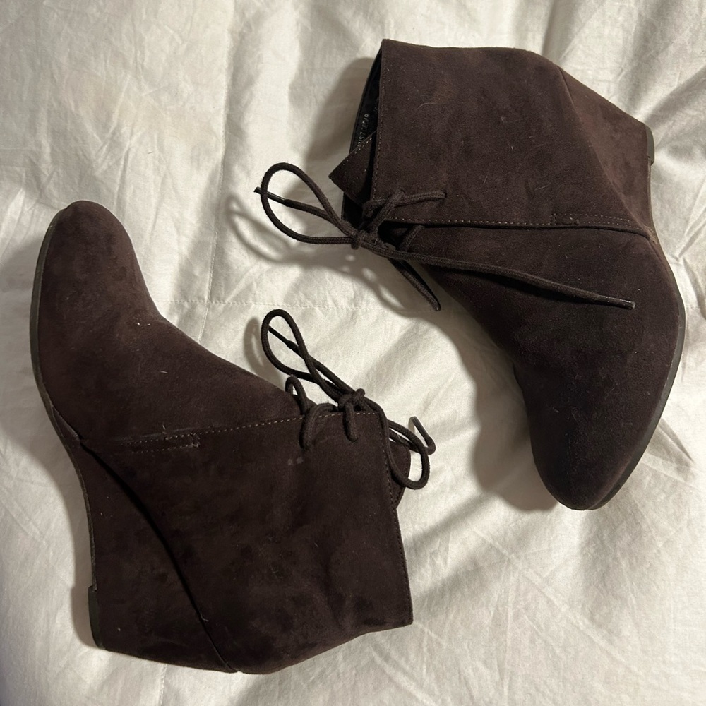 Chocolate Brown sz 7 women’s booties